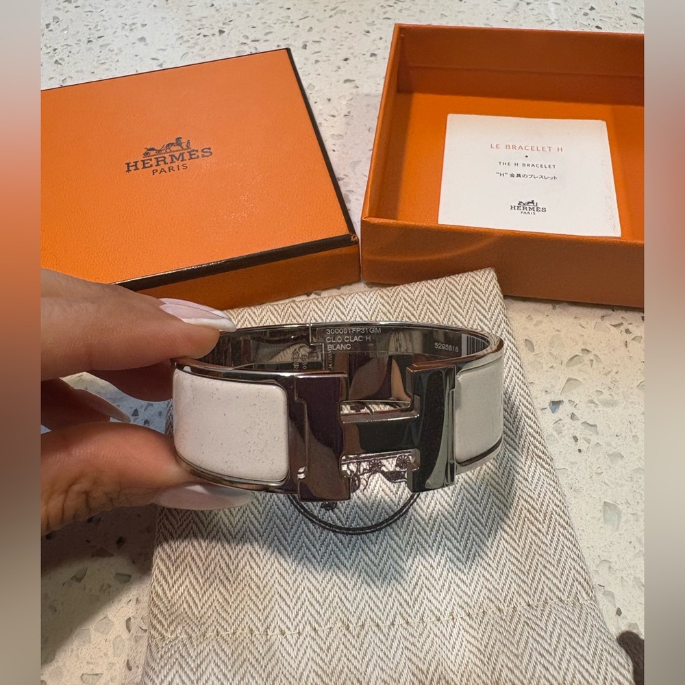 Hermes Blanc / White Gold Silver Clic Clac H Bracelet GM